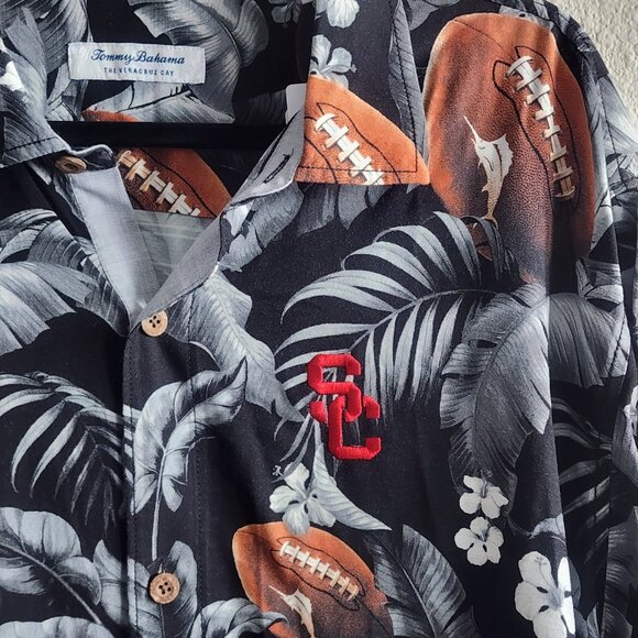 NWT Tommy Bahama Mens Short Sleeve Button Up Shirt USC Trojans Football Size XL - Picture 4 of 12